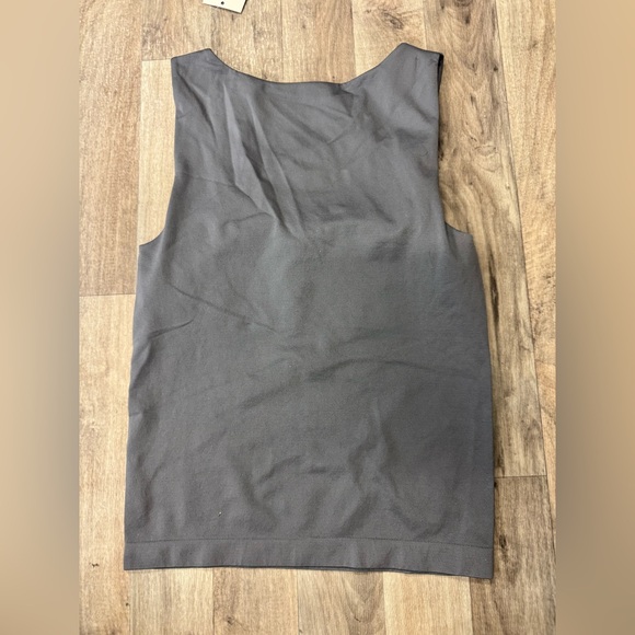 A New Day Tank Womens Small Slim Fit Seamless Built In Bra NWT MSRP $15 - Picture 3 of 4